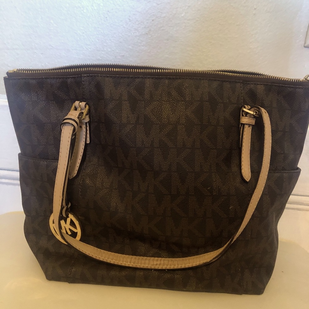 michael kors large leather hand bag